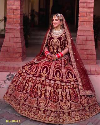 DESIGNER MAROON VELVET FABRIC WEDDING BRIDAL LEHENGA CHOLI SEMI STITCHED 3