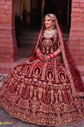 DESIGNER MAROON VELVET FABRIC WEDDING BRIDAL LEHENGA CHOLI SEMI STITCHED