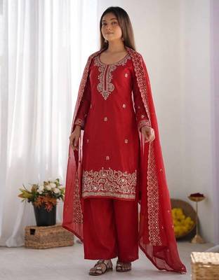 Red gmy choo silk embroidered sharara set 3