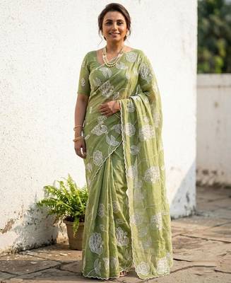 green gold crush embroidered saree with blouse 5