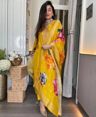  yellow embroidered viscose organza jacquard kurta pant set with printed dupatta 1