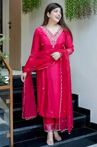 Rani pink embroidered viscose chanderi kurta pant set with organza dupatta