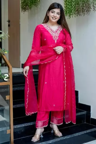 Rani pink embroidered viscose chanderi kurta pant set with organza dupatta