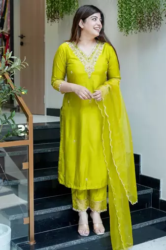 Lime green viscose chanderi embroidered kurta pant set with organza dupatta