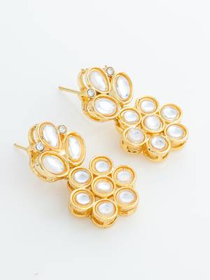 gold plated floral kundan stud earrings 3