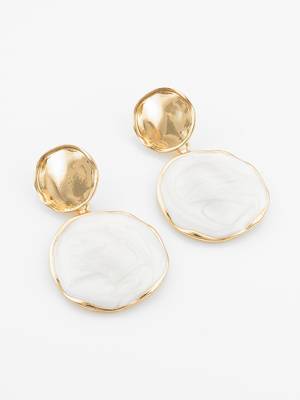 textured gold plated round statement earrings â€“ white marble finish 2