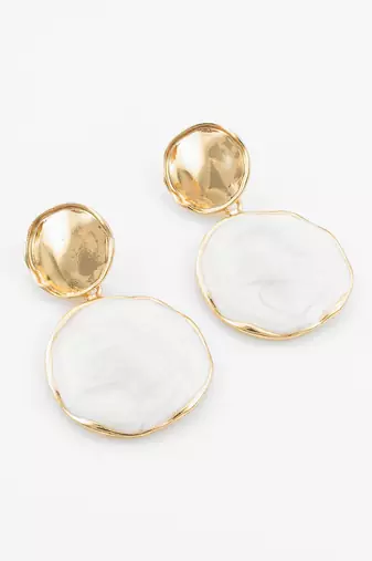 textured gold plated round statement earrings â€“ white marble finish