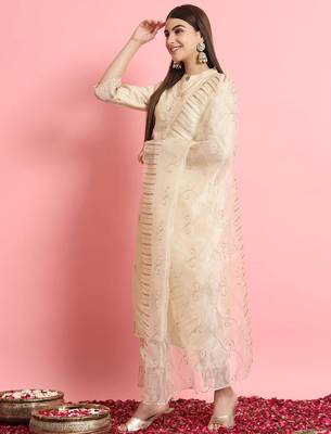 Floral embroidered silk blend round neck kurta trouser and dupatta set 2