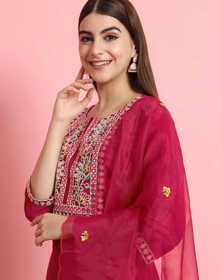 Floral embroidered silk blend round neck kurta trouser and dupatta set 3
