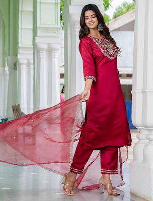 Floral embroidered silk blend round neck kurta trouser and dupatta set 3
