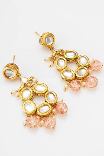 gold-toned kundan stud drop earrings with peach crackle bead drops