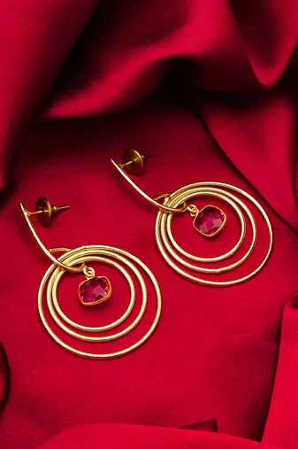 gold-plated circle hoop drop earrings with pink stone
