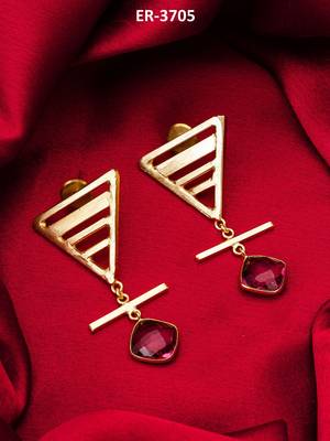 gold-plated textured triangle frame drop earrings with stone 5