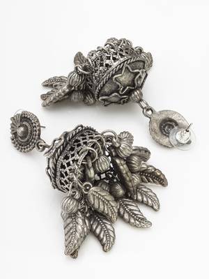 oxidized silver starburst leaf and ghungroo jhumka earrings 3
