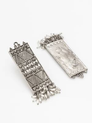 geometric oxidized drop earrings with pearl 3