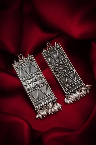 geometric oxidized drop earrings with pearl