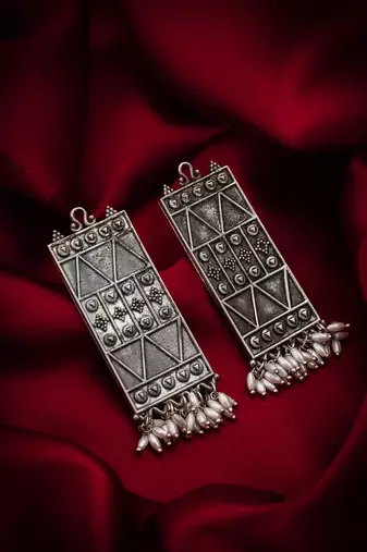 geometric oxidized drop earrings with pearl