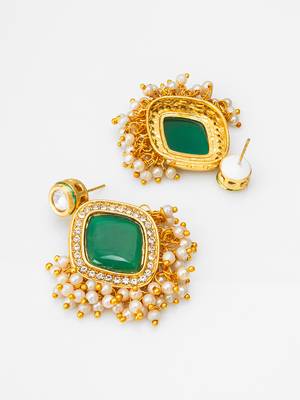 green stone kundan jhumka earrings with pearl 2