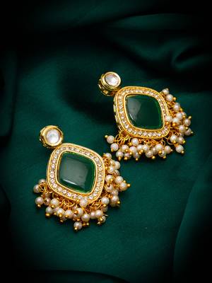 green stone kundan jhumka earrings with pearl 4
