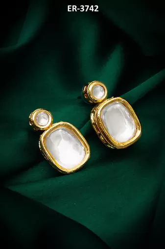 classic kundan style gold tone stud earrings