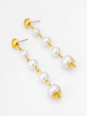 gold-toned graduated pearl drop earrings 2