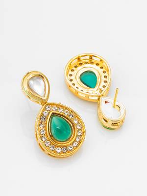 gold-plated stud earrings with green stone and crystal 2