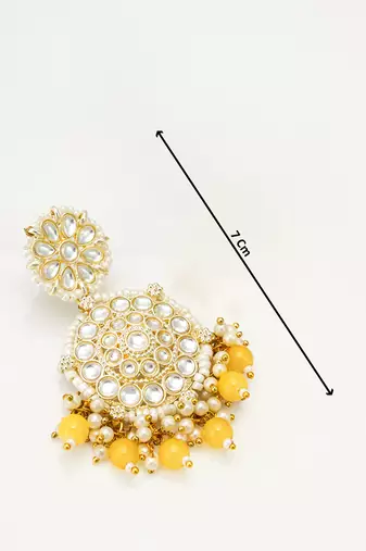 kundan round chandbali earrings with yellow beads and pearl cluster