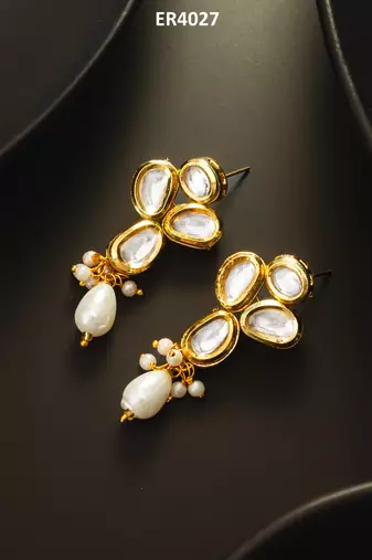 Classic gold-plated oval kundan earrings with oversized pearl drops