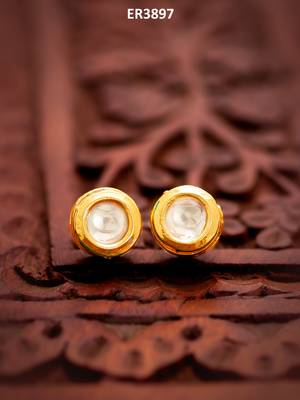 gold plated white round stud earrings with kundan stones 5