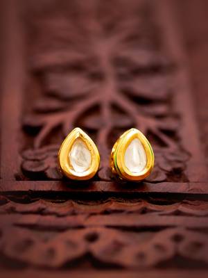 gold-toned teardrop kundan stud earrings 4