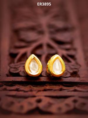 gold-toned teardrop kundan stud earrings 5