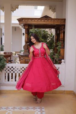 Pink Embroidered kurta set with dupatta 4