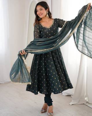 Dark green silk blend plain kurta sets 2