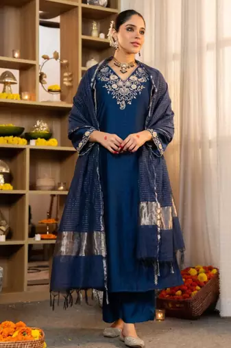Navy blue silk blend embroidered kurta sets