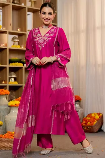 Magenta silk blend embroidered kurta sets