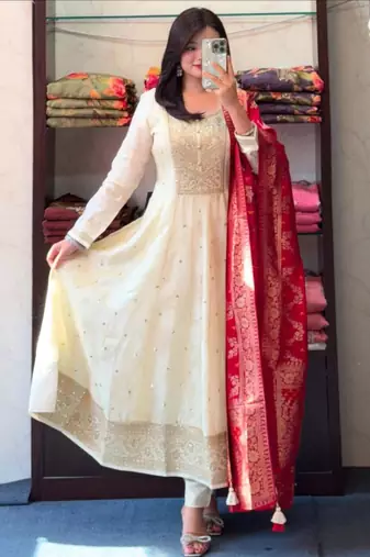 Beige silk blend embroidered kurta sets