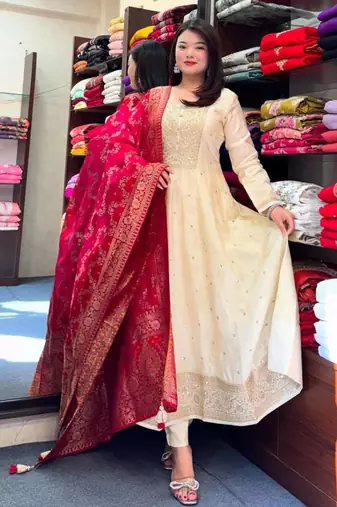 Beige silk blend embroidered kurta sets