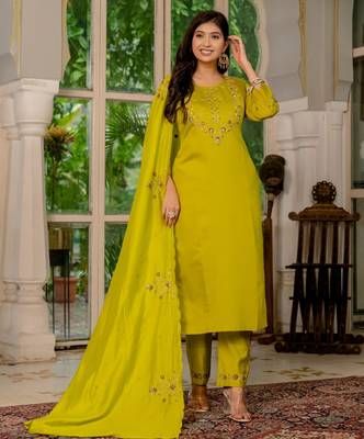 Lime green silk blend embroidered kurta sets 1