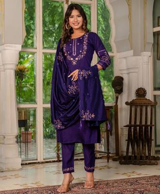 Purple silk blend embroidered kurta sets 1