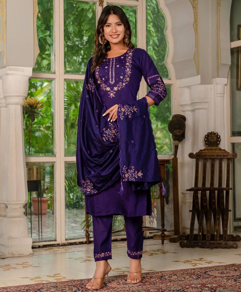 Purple silk blend embroidered kurta sets