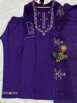Purple silk blend embroidered kurta sets 3