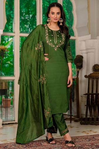Dark green silk blend embroidered kurta sets