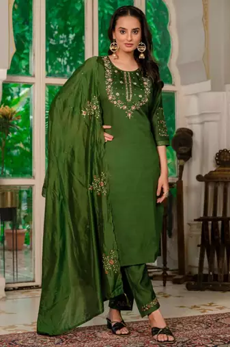 Dark green silk blend embroidered kurta sets