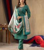 Green silk blend embroidered kurta sets