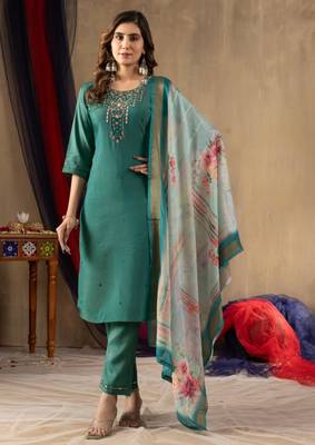 Green silk blend embroidered kurta sets 2