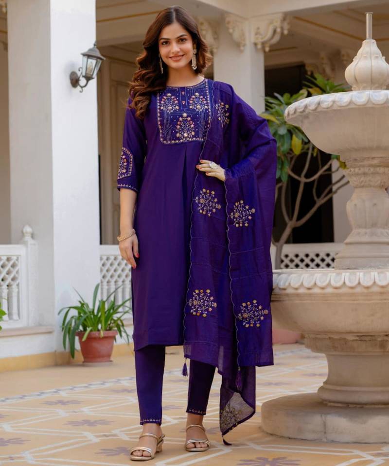 Purple silk blend embroidered kurta sets
