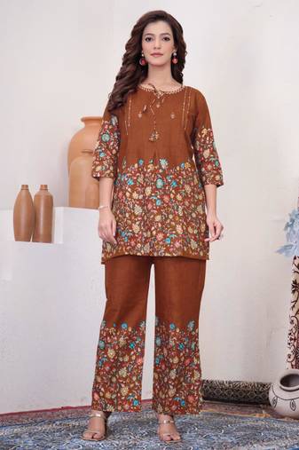 Brown cotton blend embroidered kurta sets