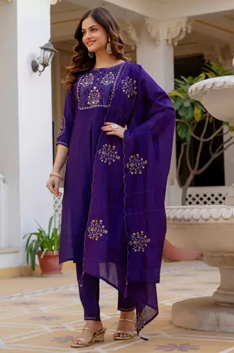 Purple silk blend embroidered kurta sets