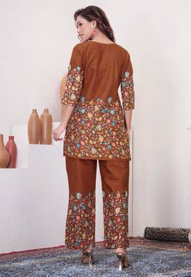 Brown cotton blend embroidered kurta sets 3