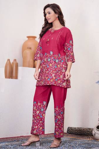 Hot pink cotton blend embroidered kurta sets